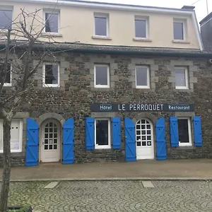 - Le Perroquet Hotel